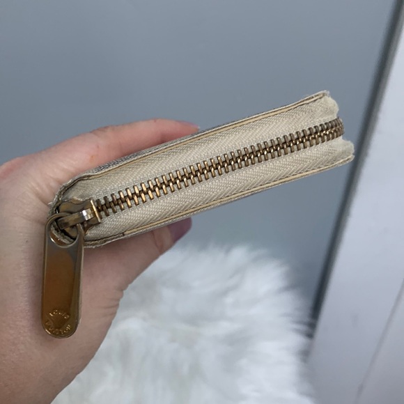 2012 authentic Louis Vuitton Damier Azure (DA) zippy long wallet - Picture 4 of 16